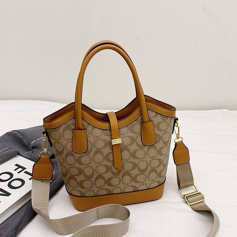 Women's handbags are a symbol of taste and a code to your confidence.