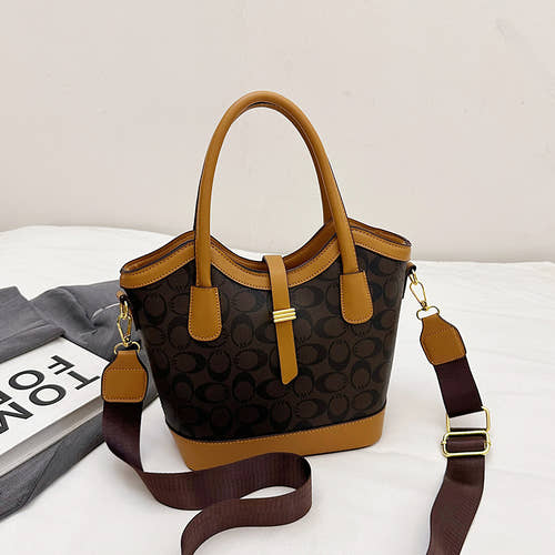 Women's handbags are a symbol of taste and a code to your confidence.