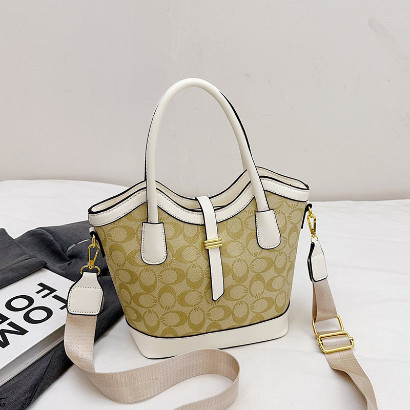 Women's handbags are a symbol of taste and a code to your confidence.