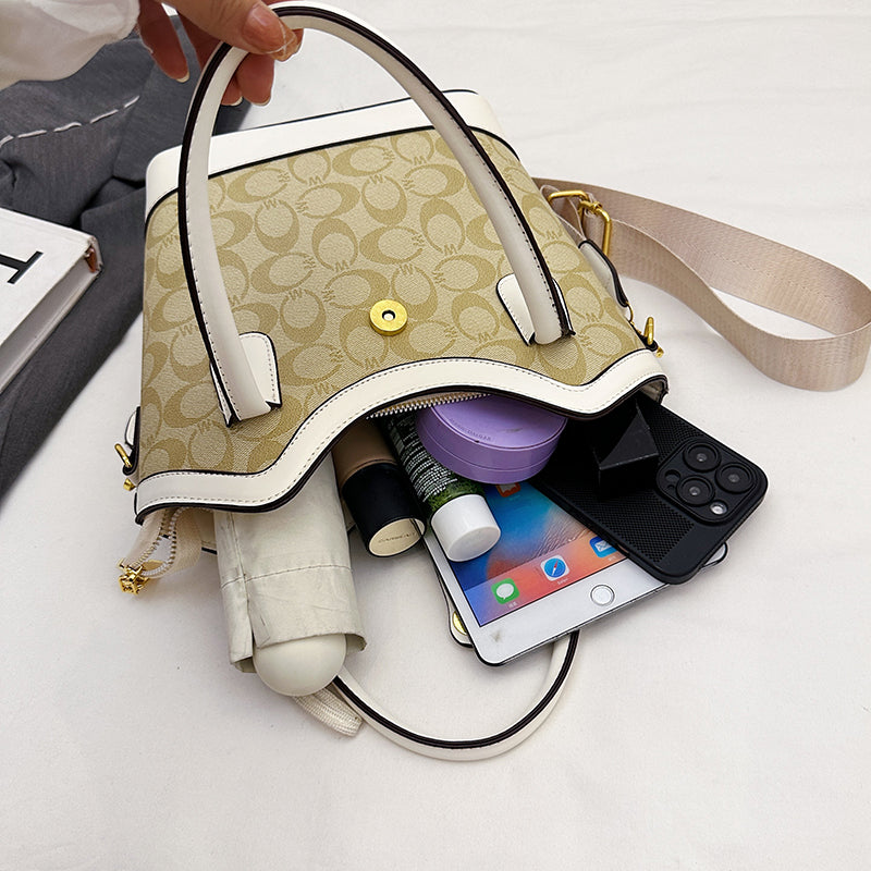 Women's handbags are a symbol of taste and a code to your confidence.