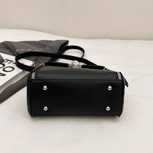 single shoulder crossbody bag