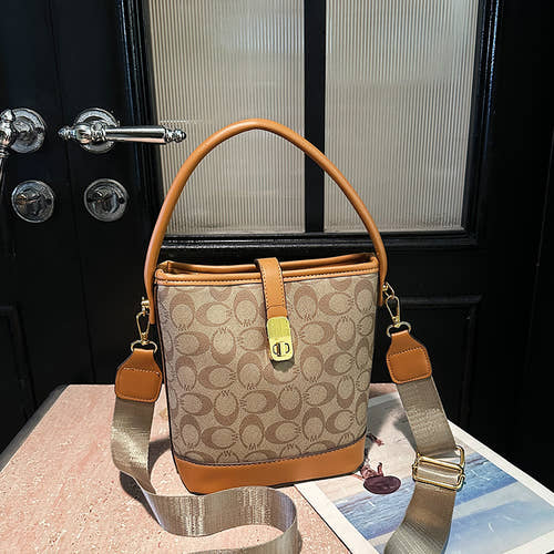 single shoulder crossbody handbag