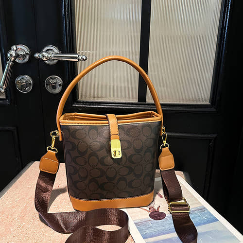 single shoulder crossbody handbag
