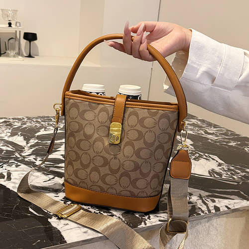 single shoulder crossbody handbag