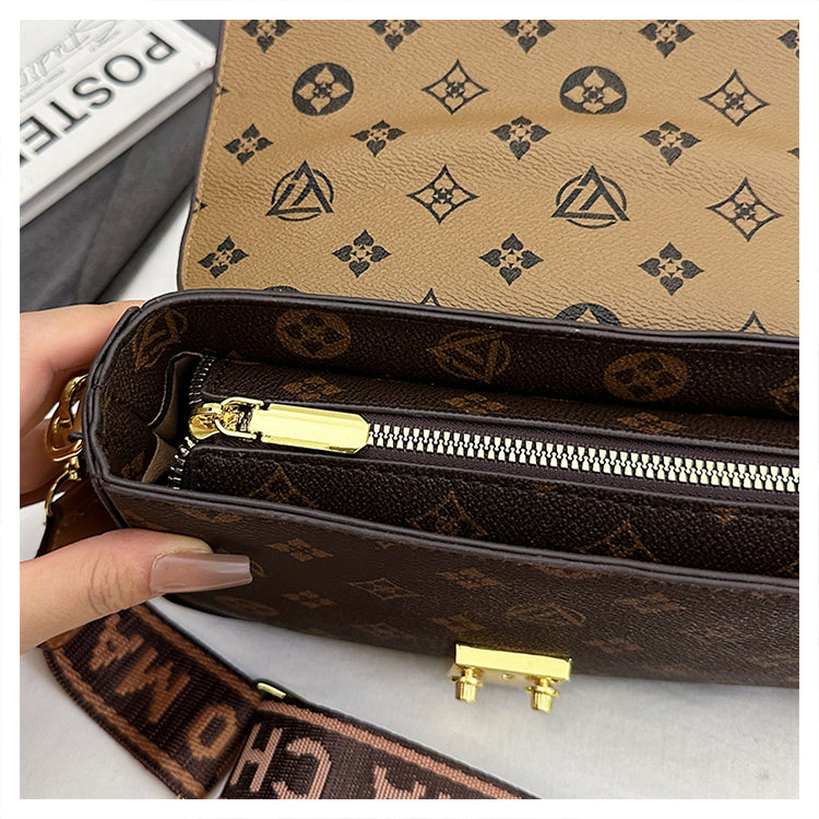 Small square shoulder bag