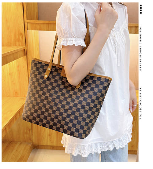 Elegant shoulder bag
