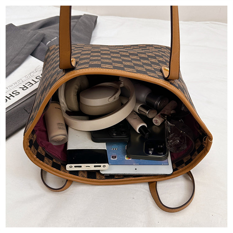 Elegant shoulder bag