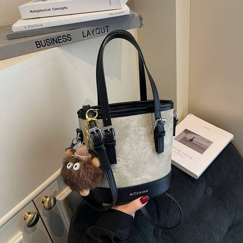 single shoulder crossbody handbag