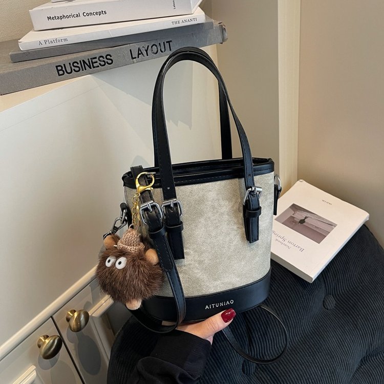 single shoulder crossbody handbag