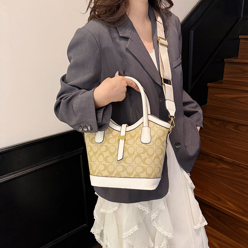 Women's handbags are a symbol of taste and a code to your confidence.