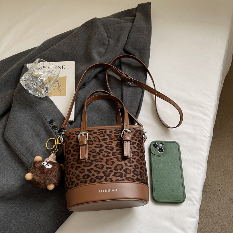 single shoulder crossbody handbag