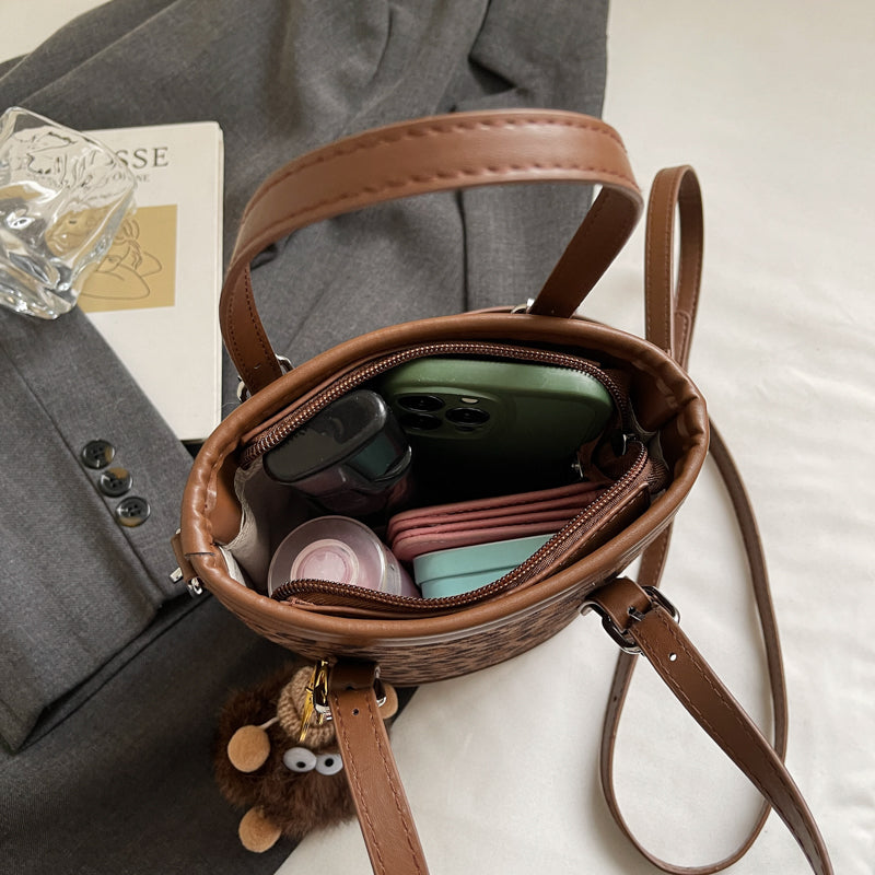 single shoulder crossbody handbag