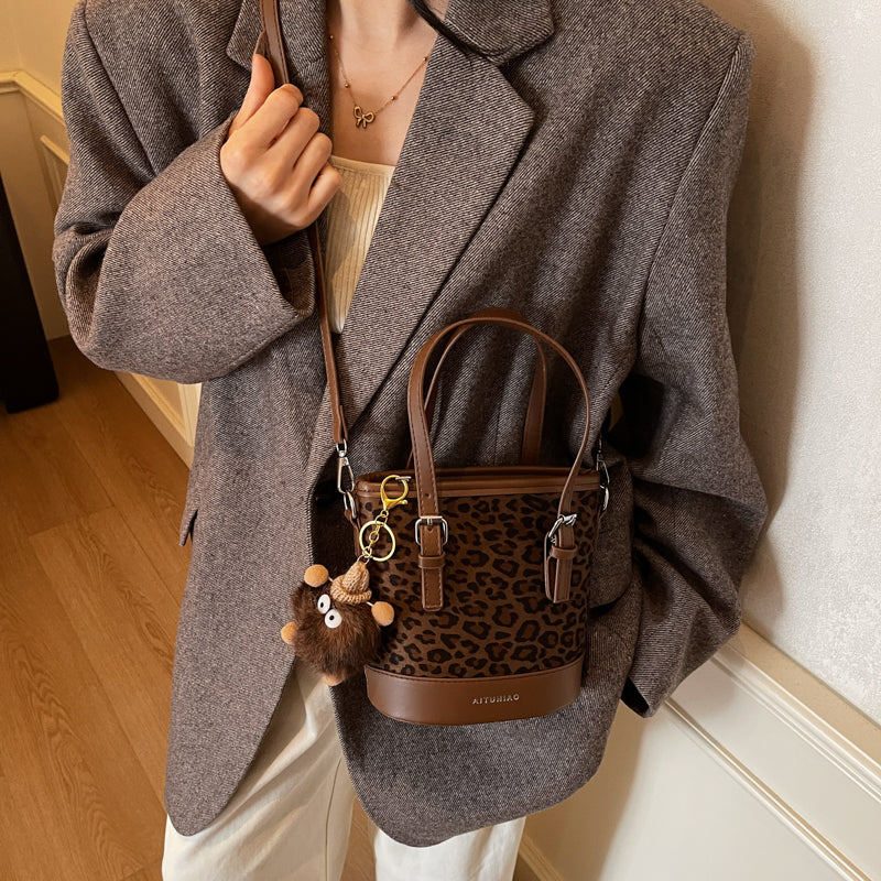 single shoulder crossbody handbag