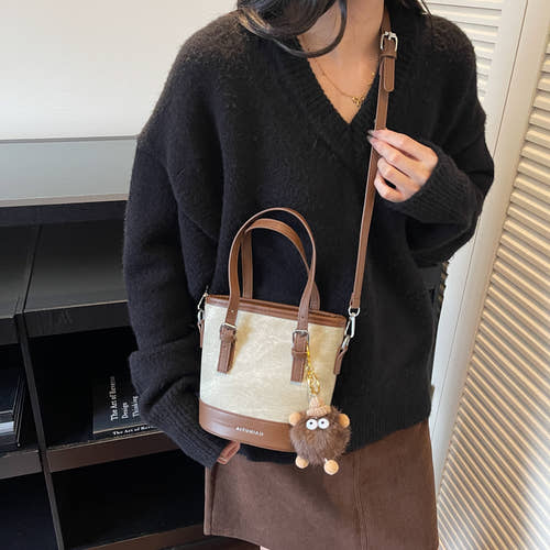 single shoulder crossbody handbag