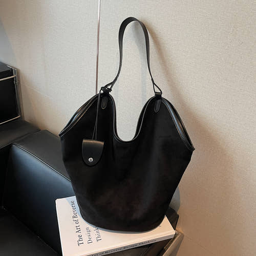 single shoulder handbag