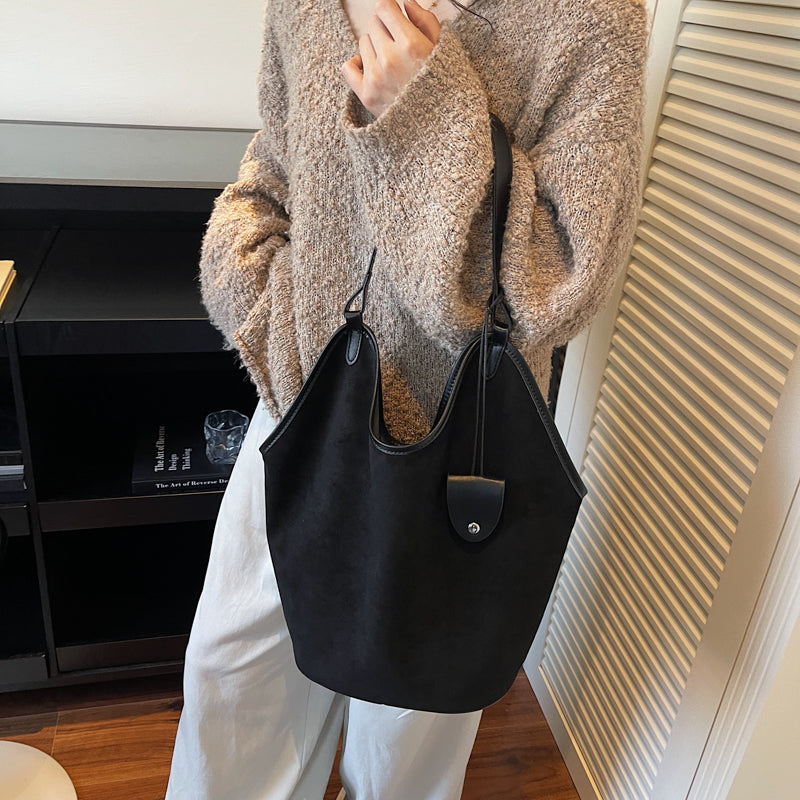 single shoulder handbag