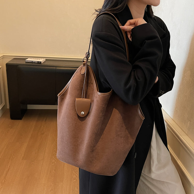 single shoulder handbag