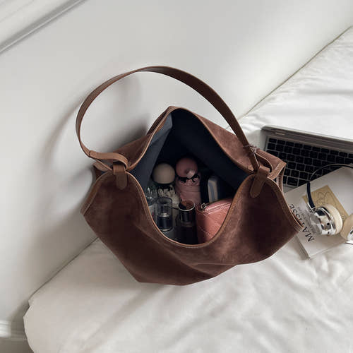 single shoulder handbag