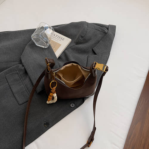 Elegant shoulder bag