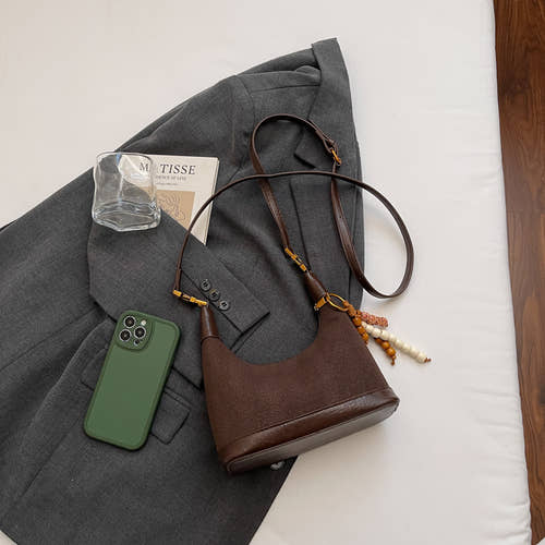 Elegant shoulder bag