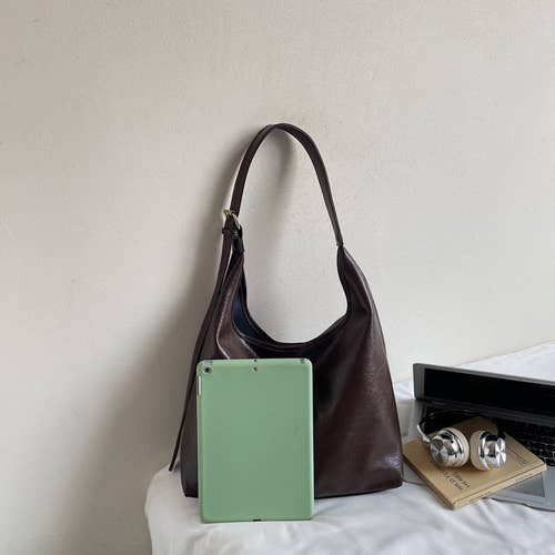 single shoulder crossbody handbag