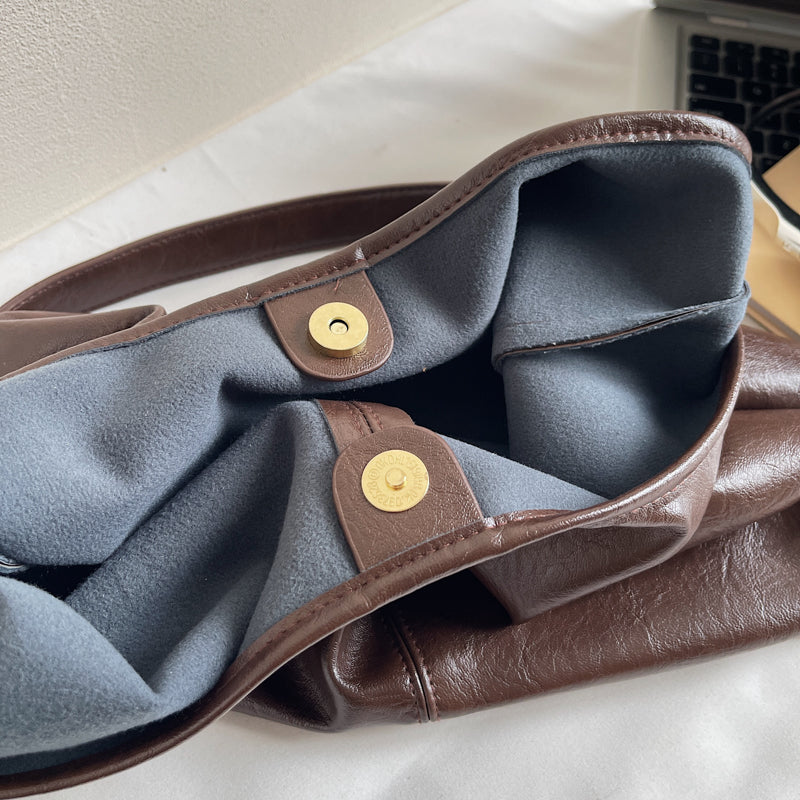 single shoulder crossbody handbag