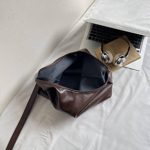 single shoulder crossbody handbag