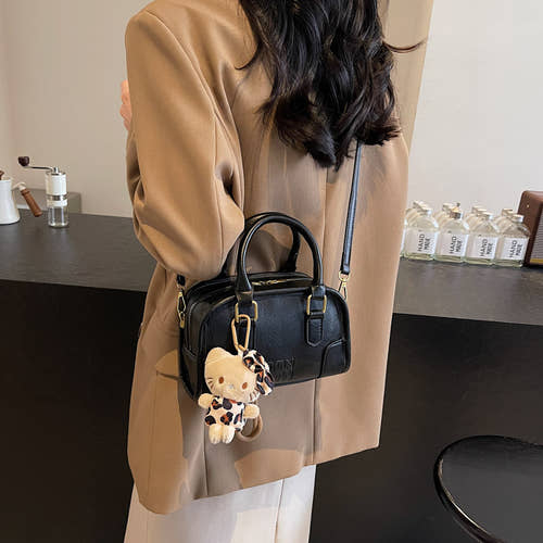 single shoulder crossbody handbag