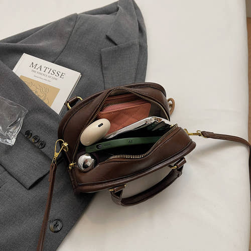 single shoulder crossbody handbag