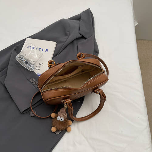 Boston single shoulder crossbody handbag