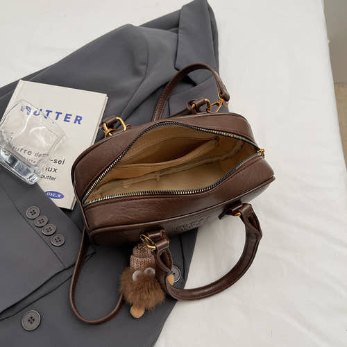 Boston single shoulder crossbody handbag