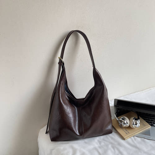 single shoulder crossbody handbag