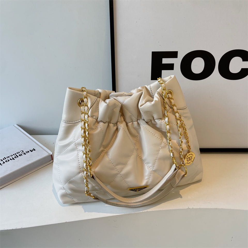 Elegant shoulder bag