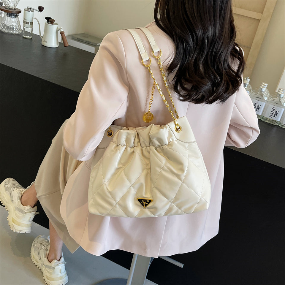 Elegant shoulder bag