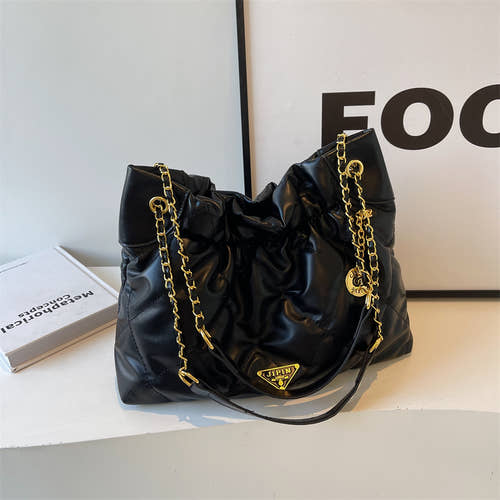 Elegant shoulder bag